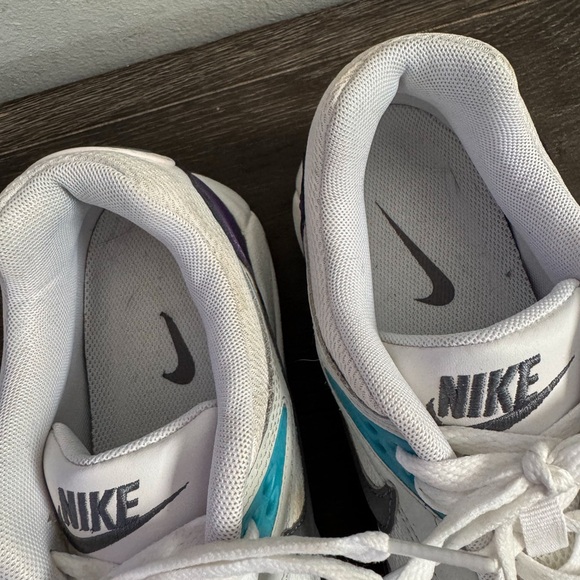 Nike Air Max Correlate Women’s Sneakers Size 9 White Purple Teal Black - Picture 4 of 6